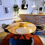 度假居 Zora - Family Near Protected Area Of The Nature Park Kamenjak, With Yard, Wifi, Air-con 普莱曼图拉